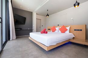 Grand 17m Pool 5BR Villa Mayacol NaiHarn