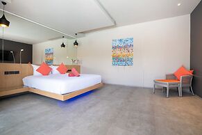 Grand 17m Pool 5BR Villa Mayacol NaiHarn