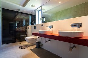 Grand 17m Pool 5BR Villa Mayacol NaiHarn