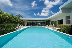 Grand 17m Pool 5BR Villa Mayacol NaiHarn