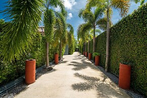 Grand 17m Pool 5BR Villa Mayacol NaiHarn