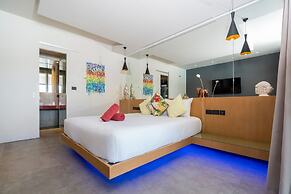 Grand 17m Pool 5BR Villa Mayacol NaiHarn