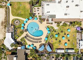 Spacious Family Getaway With Resort Amenities, Guest Cards and Golf Ca