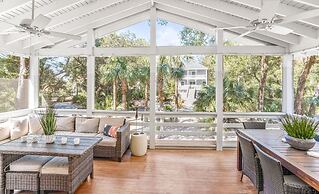 Spacious Family Getaway With Resort Amenities, Guest Cards and Golf Ca