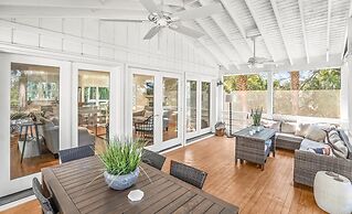 Spacious Family Getaway With Resort Amenities, Guest Cards and Golf Ca