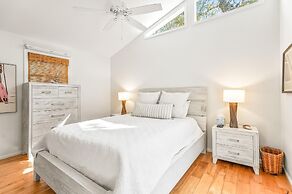 Spacious Family Getaway With Resort Amenities, Guest Cards and Golf Ca