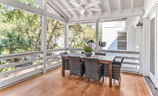 Spacious Family Getaway With Resort Amenities, Guest Cards and Golf Ca