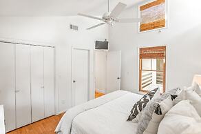 Spacious Family Getaway With Resort Amenities, Guest Cards and Golf Ca