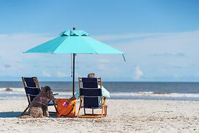 Spacious Family Getaway With Resort Amenities, Guest Cards and Golf Ca