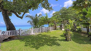 Villa Mimi Beachfront Beau Vallon