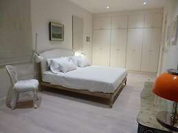 Villa Mimi Beachfront Beau Vallon