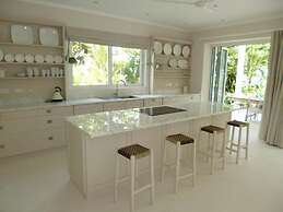 Villa Mimi Beachfront Beau Vallon