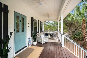 Beautifully Appointed 3-bed, 2.5-bath Home, Great Location Near Beach 