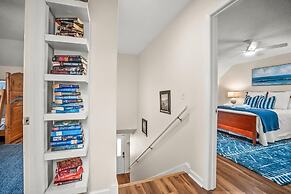 Beautifully Appointed 3-bed, 2.5-bath Home, Great Location Near Beach 