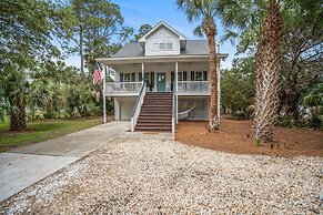 Beautifully Appointed 3-bed, 2.5-bath Home, Great Location Near Beach 