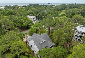 Beautifully Appointed 3-bed, 2.5-bath Home, Great Location Near Beach 