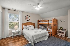 Beautifully Appointed 3-bed, 2.5-bath Home, Great Location Near Beach 