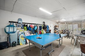 Beautifully Appointed 3-bed, 2.5-bath Home, Great Location Near Beach 