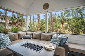 Beautifully Appointed 3-bed, 2.5-bath Home, Great Location Near Beach 