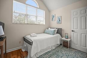 Beautifully Appointed 3-bed, 2.5-bath Home, Great Location Near Beach 