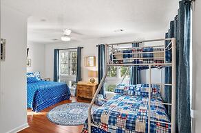 Beautifully Updated, Dog Friendly 4-bed, 4-bath Home Near Beach