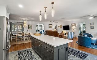 Beautifully Updated, Dog Friendly 4-bed, 4-bath Home Near Beach