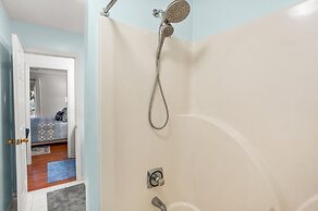 Beautifully Updated, Dog Friendly 4-bed, 4-bath Home Near Beach