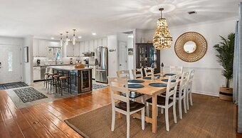 Beautifully Updated, Dog Friendly 4-bed, 4-bath Home Near Beach