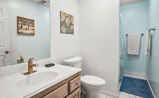 Beautifully Updated, Dog Friendly 4-bed, 4-bath Home Near Beach