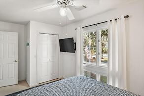 Beautifully Updated, Dog Friendly 4-bed, 4-bath Home Near Beach