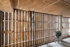 Beautifully Updated, Dog Friendly 4-bed, 4-bath Home Near Beach