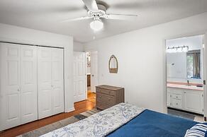 Beautifully Updated, Dog Friendly 4-bed, 4-bath Home Near Beach