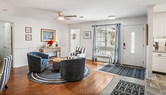 Beautifully Updated, Dog Friendly 4-bed, 4-bath Home Near Beach