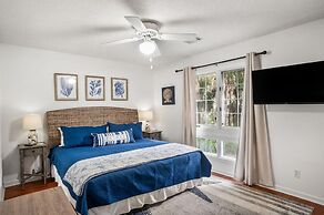 Beautifully Updated, Dog Friendly 4-bed, 4-bath Home Near Beach