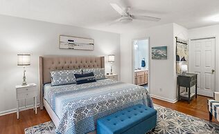 Beautifully Updated, Dog Friendly 4-bed, 4-bath Home Near Beach