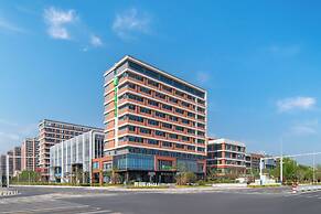 Holiday Inn Express Qingdao City Balcony by IHG