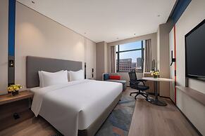 Holiday Inn Express Qingdao City Balcony by IHG