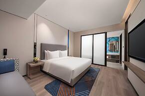 Holiday Inn Express Qingdao City Balcony by IHG