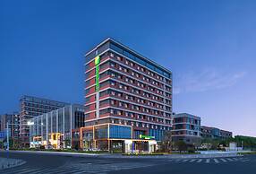 Holiday Inn Express Qingdao City Balcony by IHG