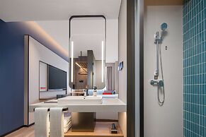 Holiday Inn Express Qingdao City Balcony by IHG