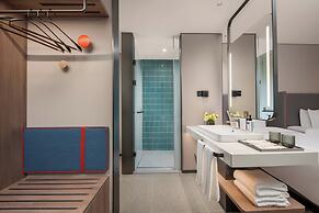 Holiday Inn Express Qingdao City Balcony by IHG