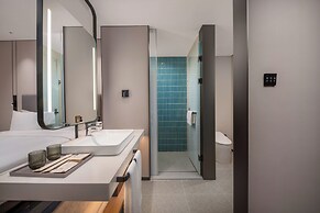 Holiday Inn Express Qingdao City Balcony by IHG