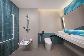 Holiday Inn Express Qingdao City Balcony by IHG