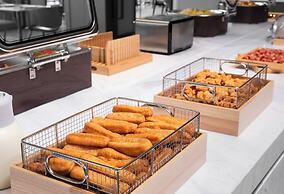 Holiday Inn Express Qingdao City Balcony by IHG