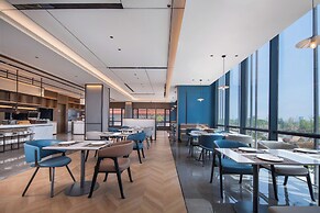 Holiday Inn Express Qingdao City Balcony by IHG