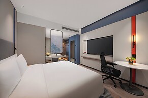 Holiday Inn Express Qingdao City Balcony by IHG