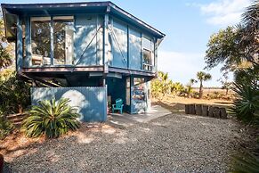 Charming 2-bed, 2-bath Home, Resort Access and Golf Cart Included!