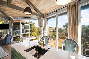 Charming 2-bed, 2-bath Home, Resort Access and Golf Cart Included!