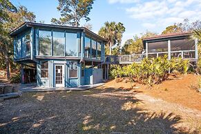 Charming 2-bed, 2-bath Home, Resort Access and Golf Cart Included!