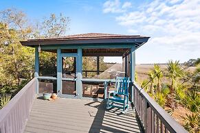 Charming 2-bed, 2-bath Home, Resort Access and Golf Cart Included!